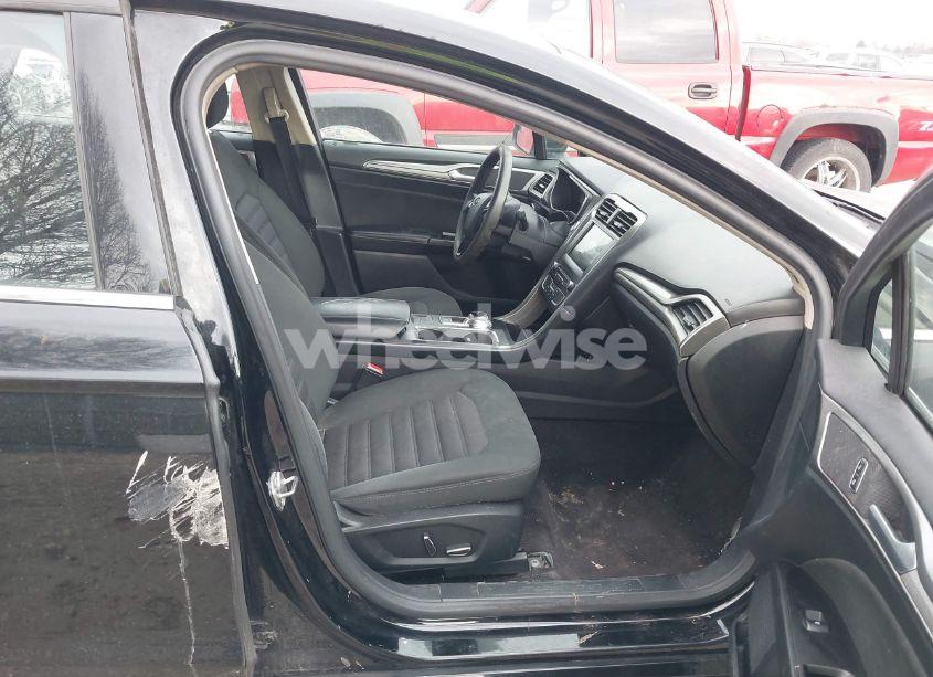 Photo 5 of 2017 Ford Fusion SE (VIN 3FA6P0H77HR167027)