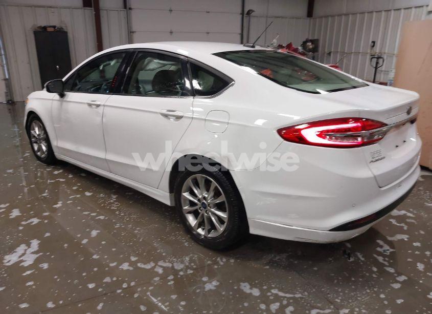 Photo 3 of 2017 Ford Fusion SE (VIN 3FA6P0H77HR228621)