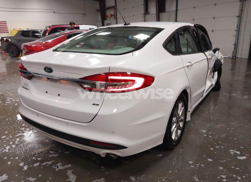 Photo 4 of 2017 Ford Fusion SE (VIN 3FA6P0H77HR228621)