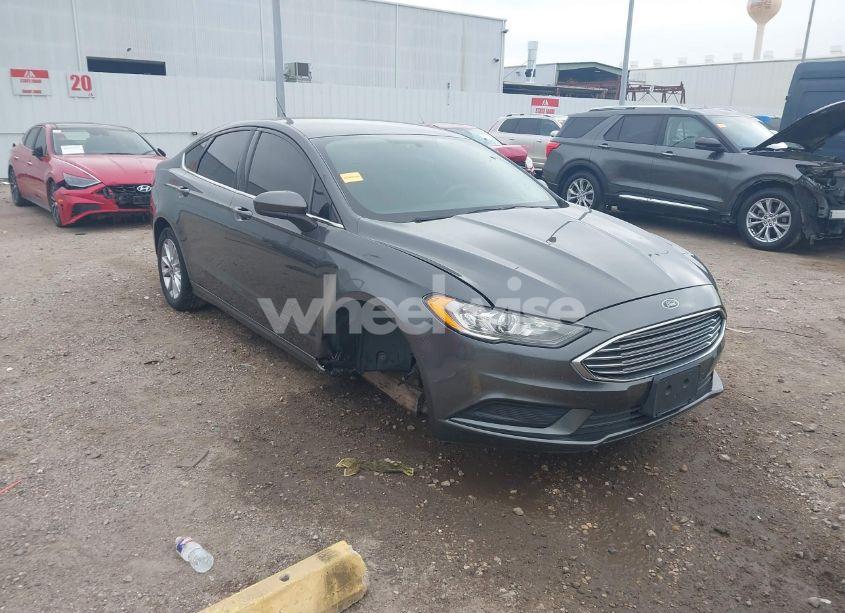 2017 Ford Fusion SE (VIN 3FA6P0H77HR237562) main photo