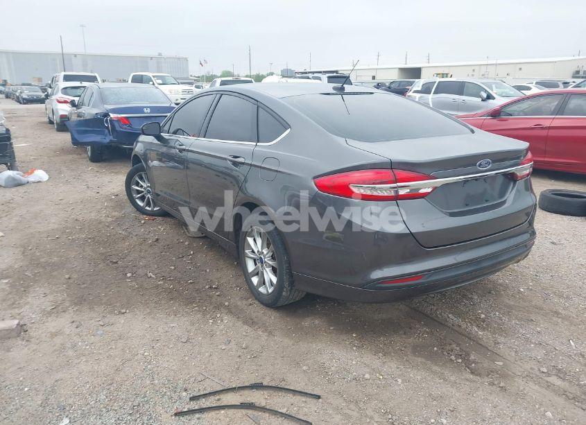Photo 3 of 2017 Ford Fusion SE (VIN 3FA6P0H77HR237562)