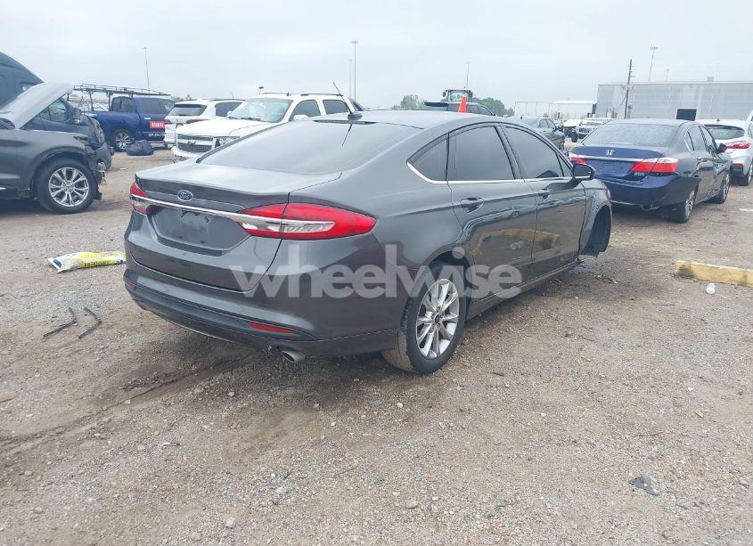 Photo 4 of 2017 Ford Fusion SE (VIN 3FA6P0H77HR237562)