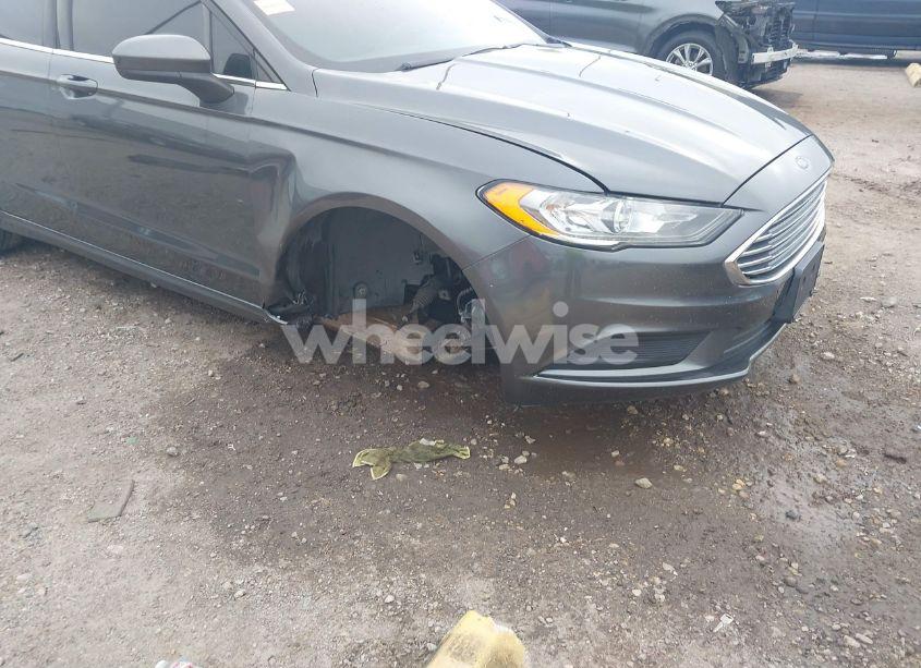 Photo 6 of 2017 Ford Fusion SE (VIN 3FA6P0H77HR237562)