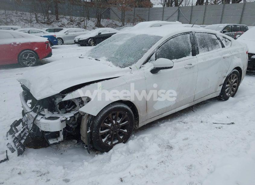 Photo 2 of 2017 Ford Fusion SE (VIN 3FA6P0H77HR279374)