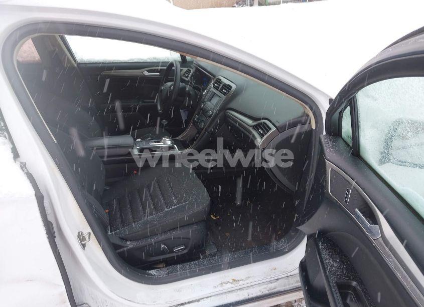 Photo 5 of 2017 Ford Fusion SE (VIN 3FA6P0H77HR279374)