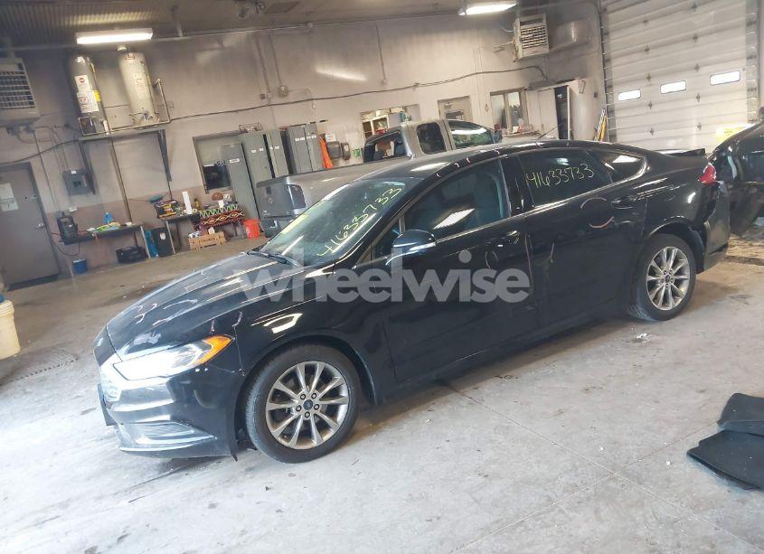 Photo 2 of 2017 Ford Fusion SE (VIN 3FA6P0H77HR383086)