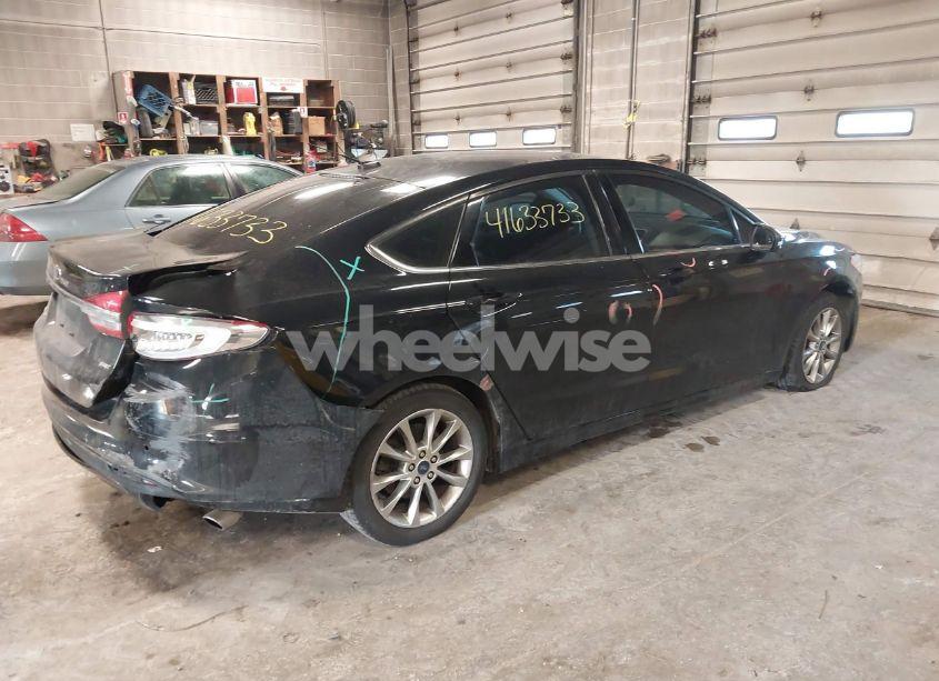 Photo 4 of 2017 Ford Fusion SE (VIN 3FA6P0H77HR383086)