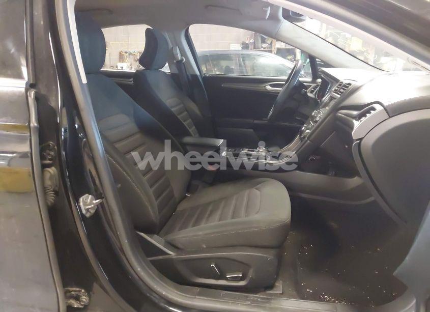 Photo 5 of 2017 Ford Fusion SE (VIN 3FA6P0H77HR383086)