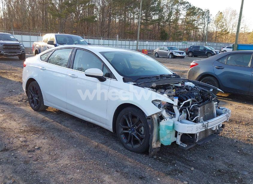 2018 Ford Fusion SE (VIN 3FA6P0H77JR108212) main photo