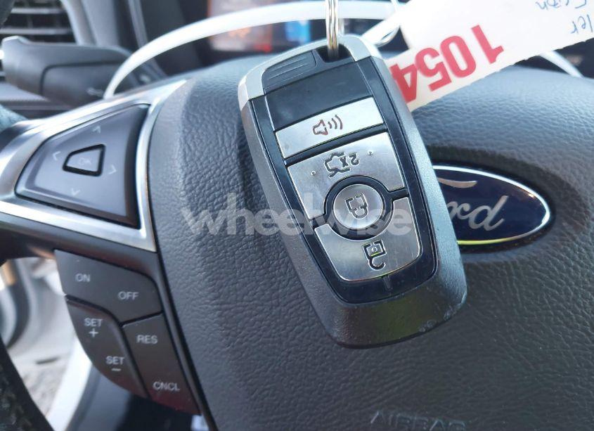 Photo 11 of 2018 Ford Fusion SE (VIN 3FA6P0H77JR108212)