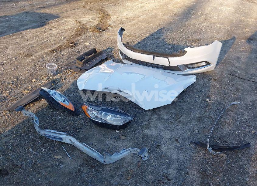 Photo 12 of 2018 Ford Fusion SE (VIN 3FA6P0H77JR108212)