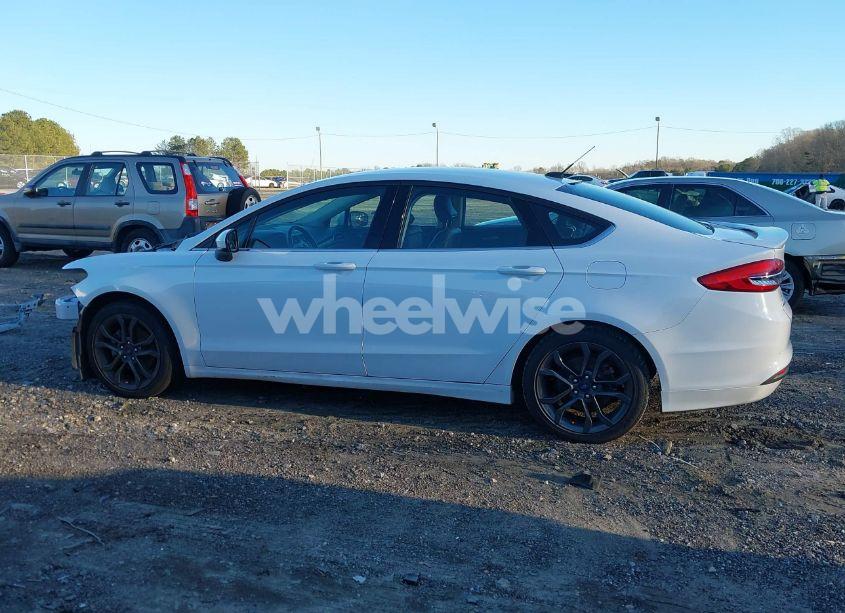 Photo 15 of 2018 Ford Fusion SE (VIN 3FA6P0H77JR108212)