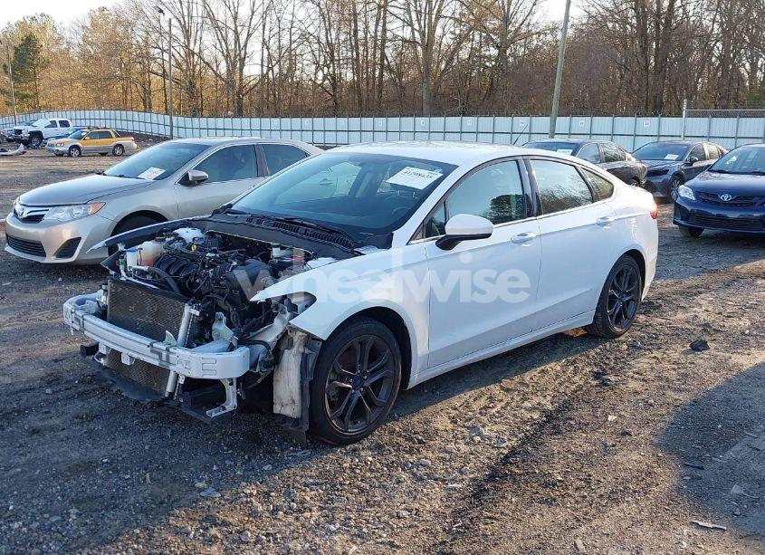 Photo 2 of 2018 Ford Fusion SE (VIN 3FA6P0H77JR108212)