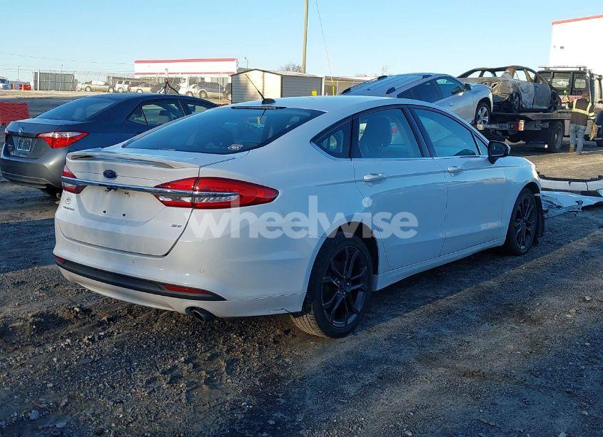 Photo 4 of 2018 Ford Fusion SE (VIN 3FA6P0H77JR108212)