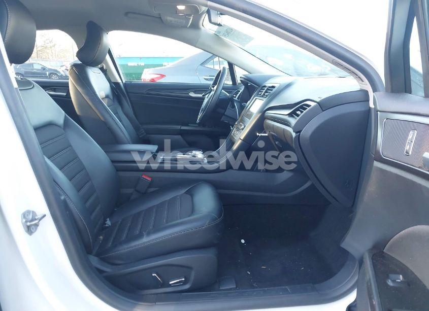 Photo 5 of 2018 Ford Fusion SE (VIN 3FA6P0H77JR108212)