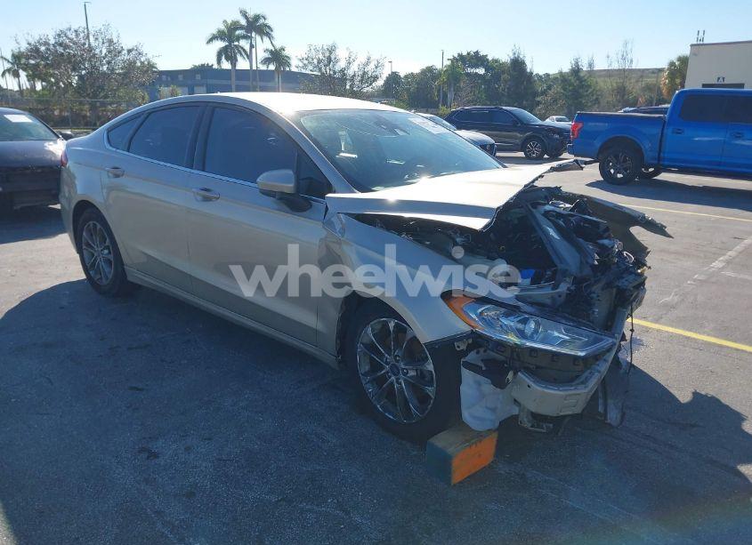 2019 Ford Fusion SE (VIN 3FA6P0H77KR123259) main photo