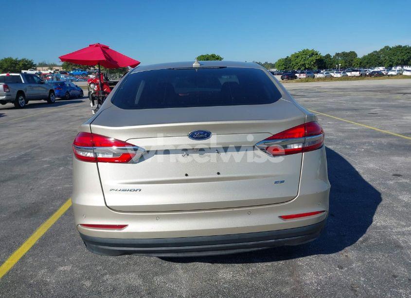 Photo 16 of 2019 Ford Fusion SE (VIN 3FA6P0H77KR123259)