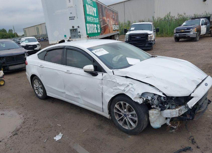 2019 Ford Fusion SE (VIN 3FA6P0H77KR210000) main photo