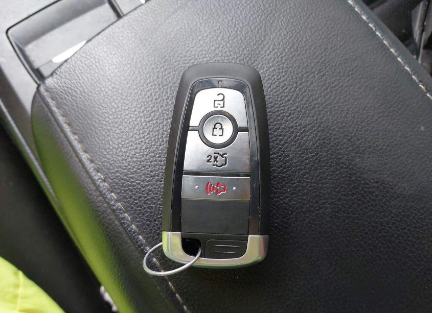 Photo 11 of 2019 Ford Fusion SE (VIN 3FA6P0H77KR210000)