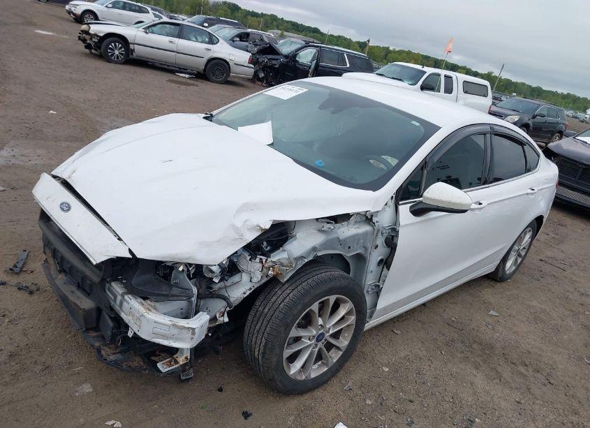 Photo 2 of 2019 Ford Fusion SE (VIN 3FA6P0H77KR210000)