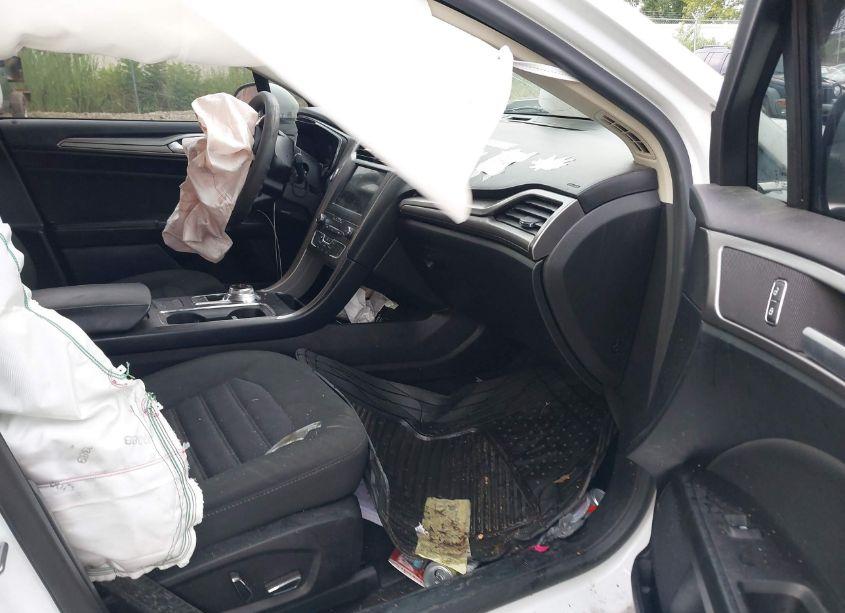 Photo 5 of 2019 Ford Fusion SE (VIN 3FA6P0H77KR210000)