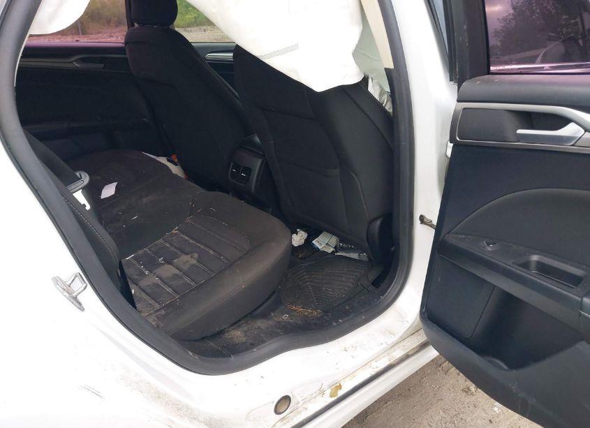 Photo 8 of 2019 Ford Fusion SE (VIN 3FA6P0H77KR210000)