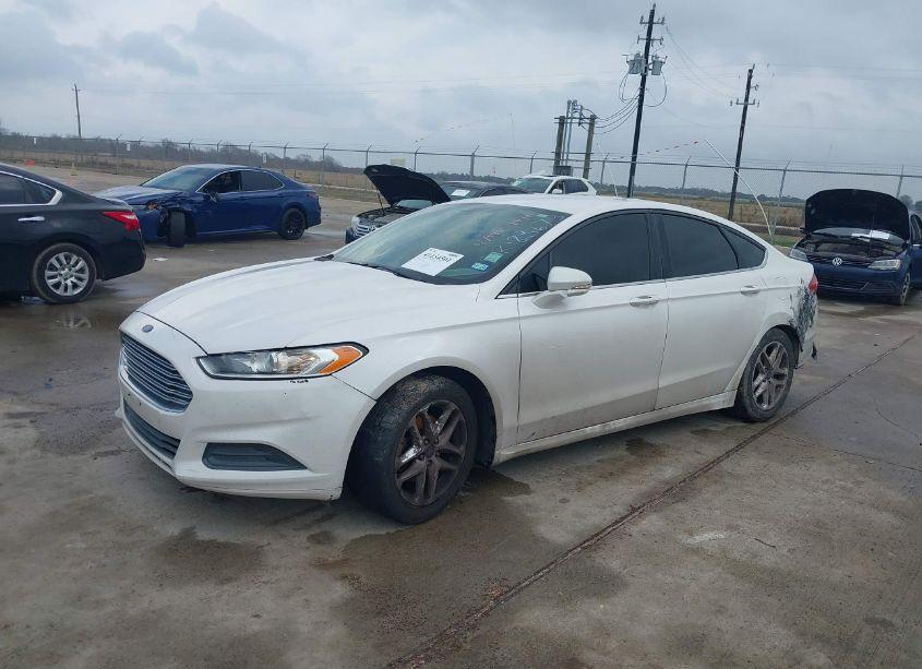Photo 2 of 2013 Ford Fusion SE (VIN 3FA6P0H78DR188673)