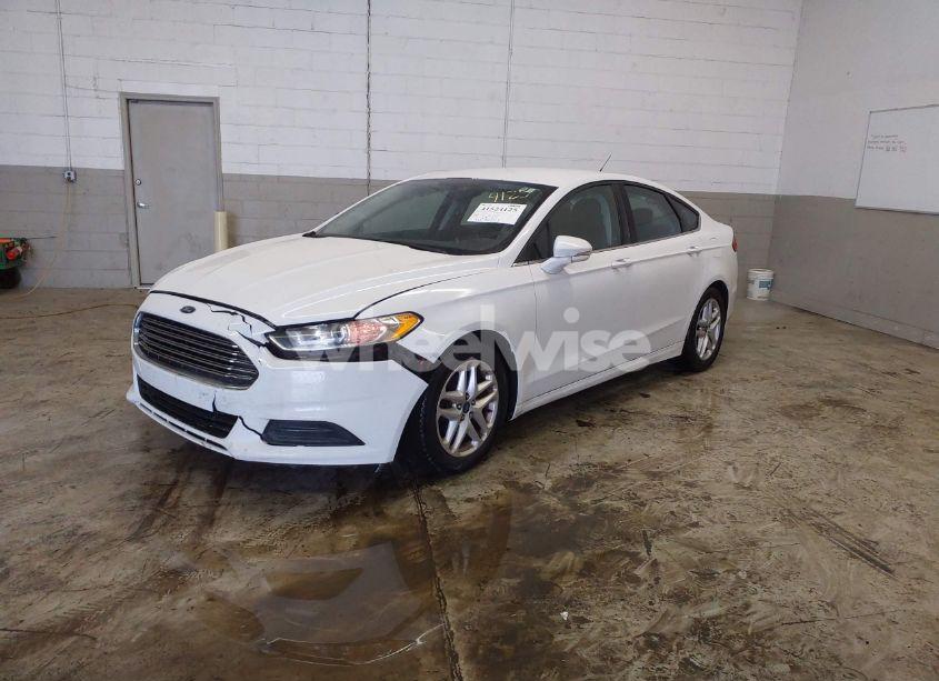 Photo 2 of 2013 Ford Fusion SE (VIN 3FA6P0H78DR268040)