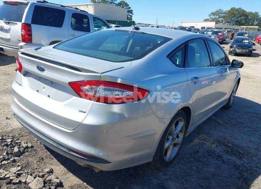 Photo 4 of 2014 Ford Fusion SE (VIN 3FA6P0H78ER122187)