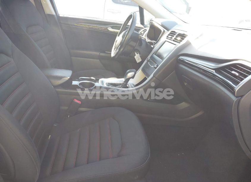 Photo 5 of 2014 Ford Fusion SE (VIN 3FA6P0H78ER122187)