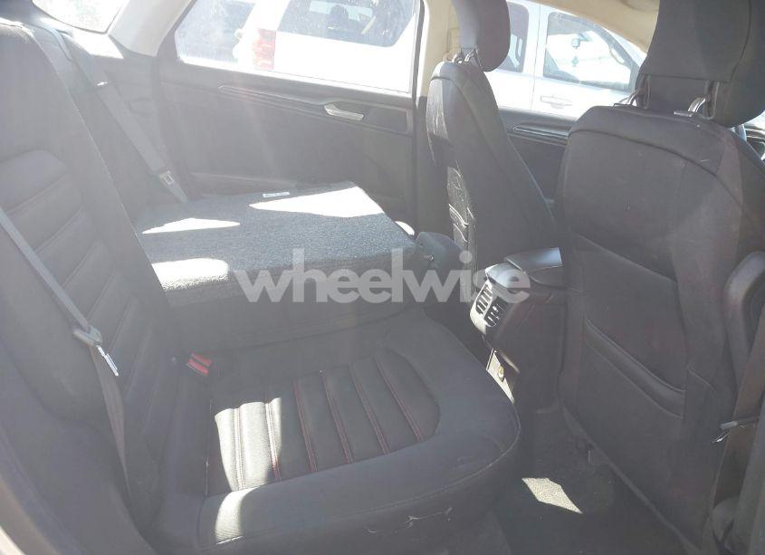 Photo 8 of 2014 Ford Fusion SE (VIN 3FA6P0H78ER122187)