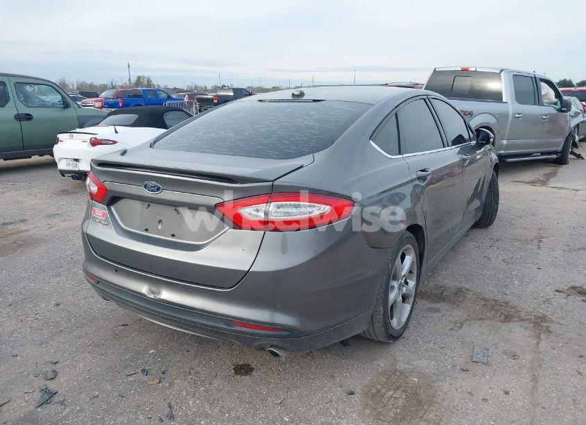 Photo 4 of 2014 Ford Fusion SE (VIN 3FA6P0H78ER148529)