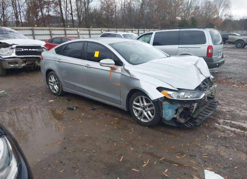 2014 Ford Fusion SE (VIN 3FA6P0H78ER322762) main photo