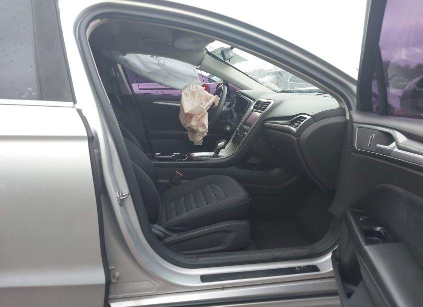 Photo 5 of 2014 Ford Fusion SE (VIN 3FA6P0H78ER322762)