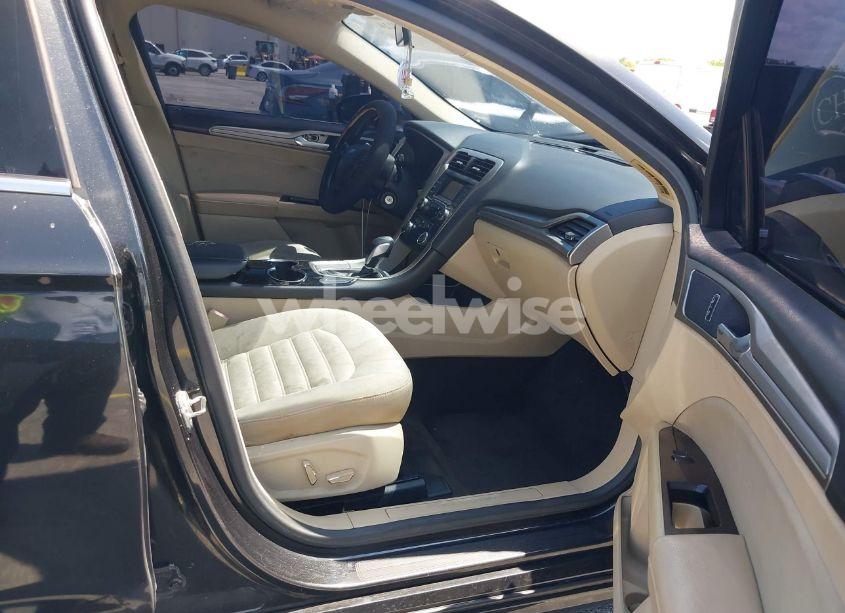 Photo 5 of 2015 Ford Fusion SE (VIN 3FA6P0H78FR227409)