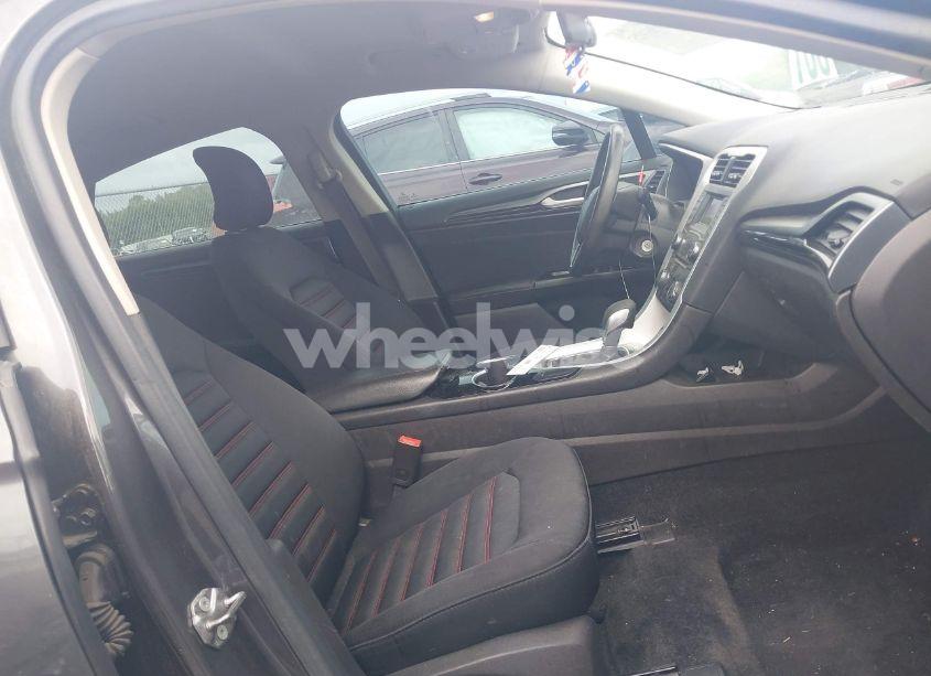 Photo 5 of 2015 Ford Fusion SE (VIN 3FA6P0H78FR278604)