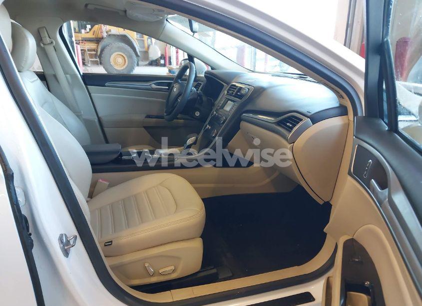 Photo 5 of 2016 Ford Fusion SE (VIN 3FA6P0H78GR147092)