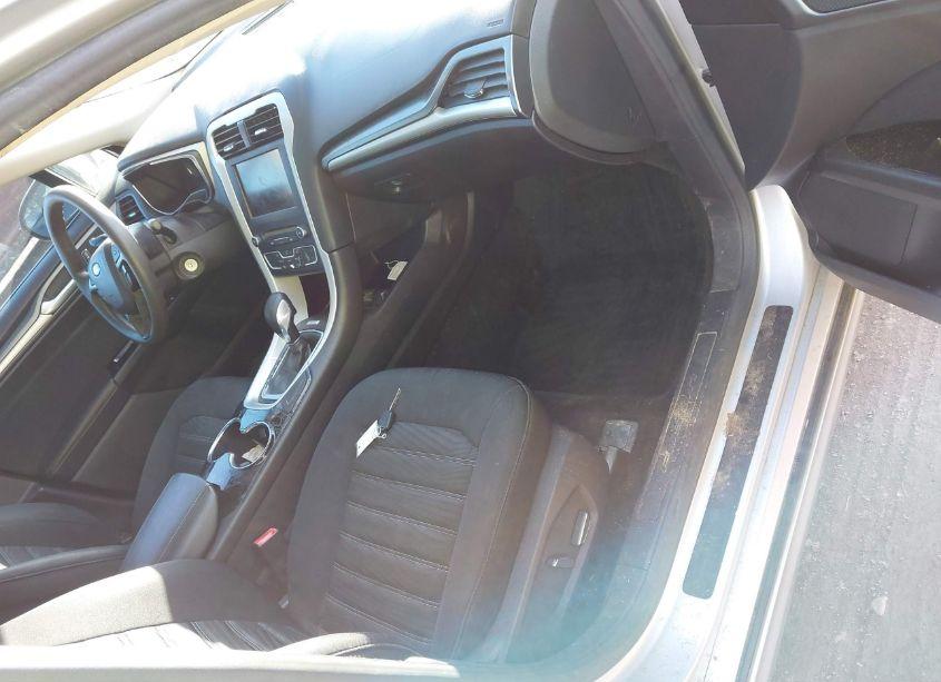 Photo 5 of 2016 Ford Fusion SE (VIN 3FA6P0H78GR189892)