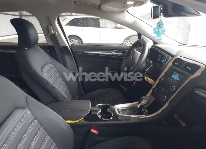 Photo 5 of 2016 Ford Fusion SE (VIN 3FA6P0H78GR262906)