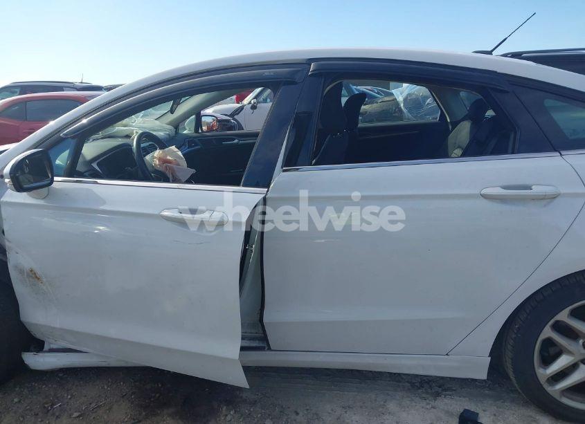 Photo 14 of 2016 Ford Fusion SE (VIN 3FA6P0H78GR332677)