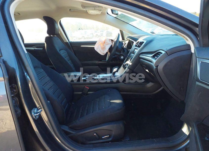 Photo 5 of 2016 Ford Fusion SE (VIN 3FA6P0H78GR367784)