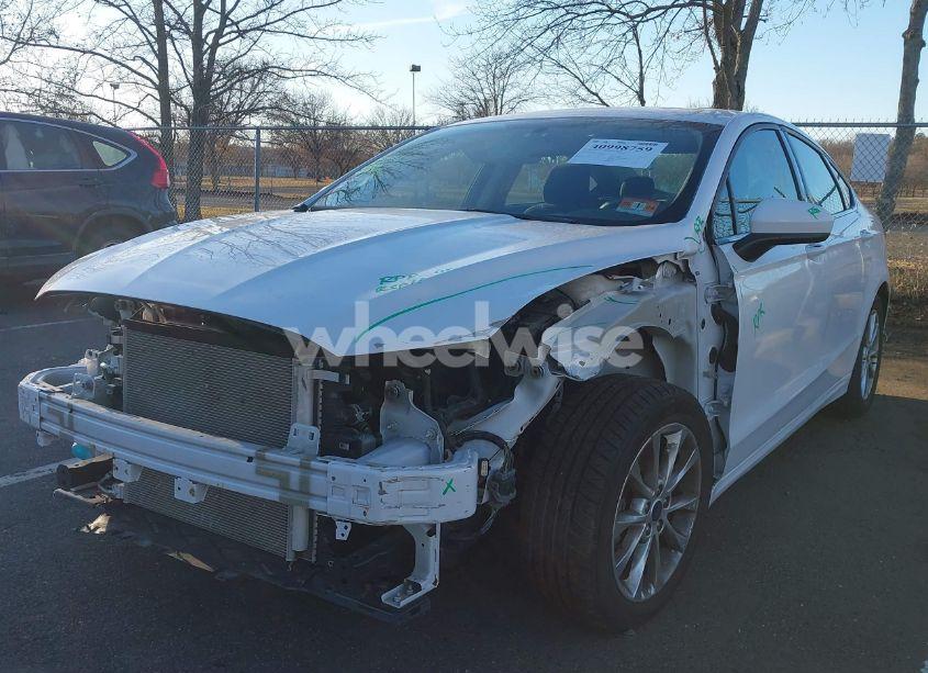 Photo 2 of 2017 Ford Fusion SE (VIN 3FA6P0H78HR106818)