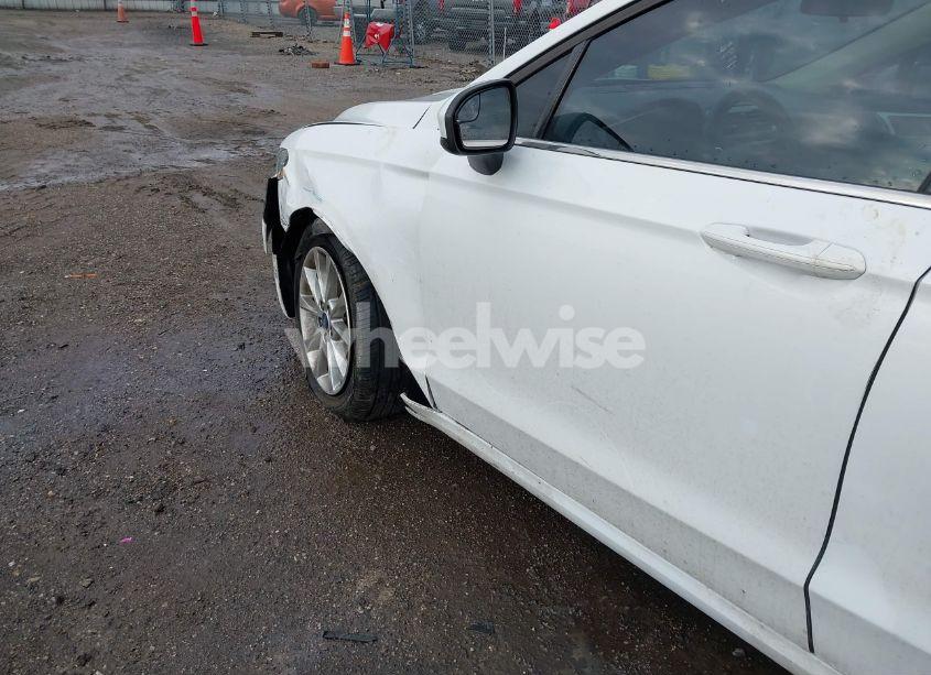 Photo 20 of 2017 Ford Fusion SE (VIN 3FA6P0H78HR117799)