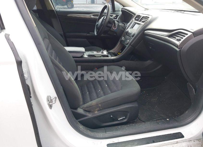 Photo 5 of 2017 Ford Fusion SE (VIN 3FA6P0H78HR117799)