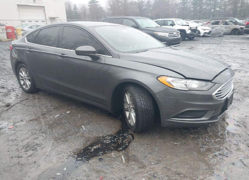 2017 Ford Fusion SE (VIN 3FA6P0H78HR125434) main photo