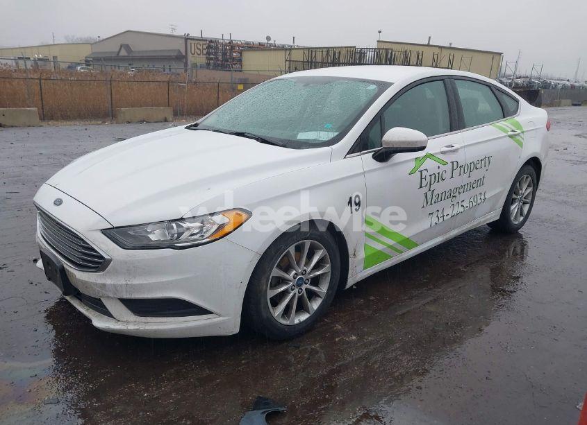 Photo 2 of 2017 Ford Fusion SE (VIN 3FA6P0H78HR145988)