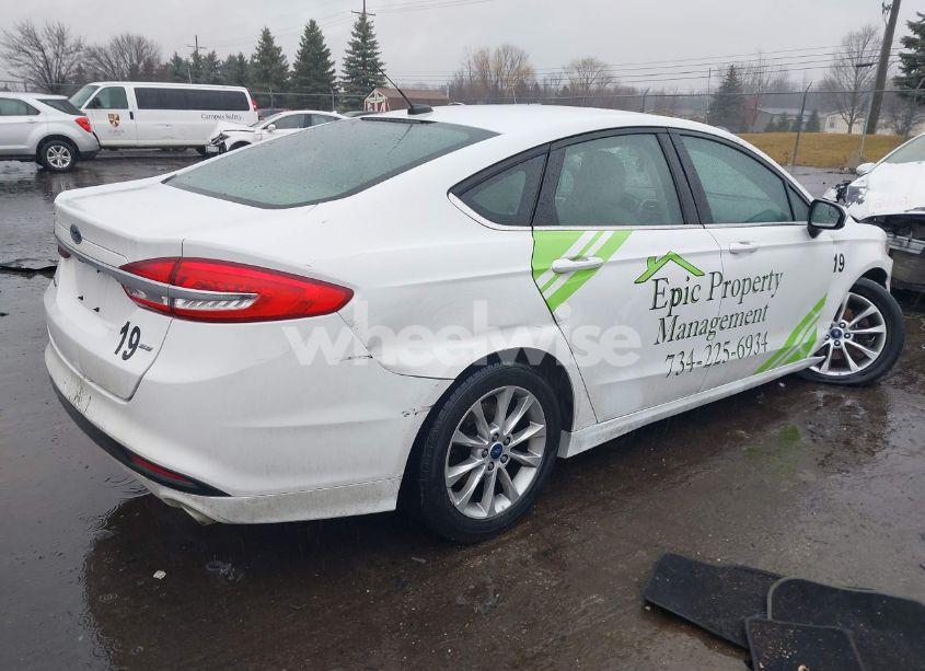 Photo 4 of 2017 Ford Fusion SE (VIN 3FA6P0H78HR145988)