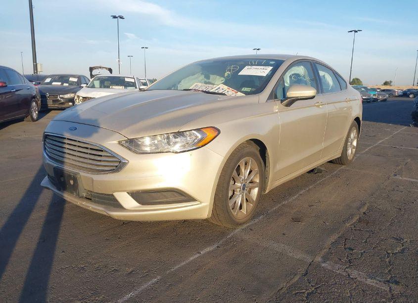Photo 2 of 2017 Ford Fusion SE (VIN 3FA6P0H78HR150530)