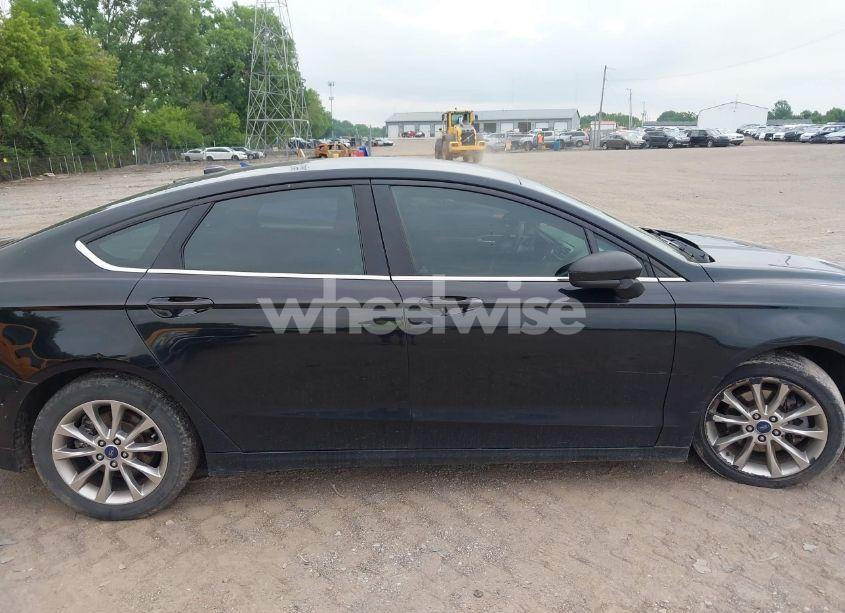 Photo 13 of 2017 Ford Fusion SE (VIN 3FA6P0H78HR200469)