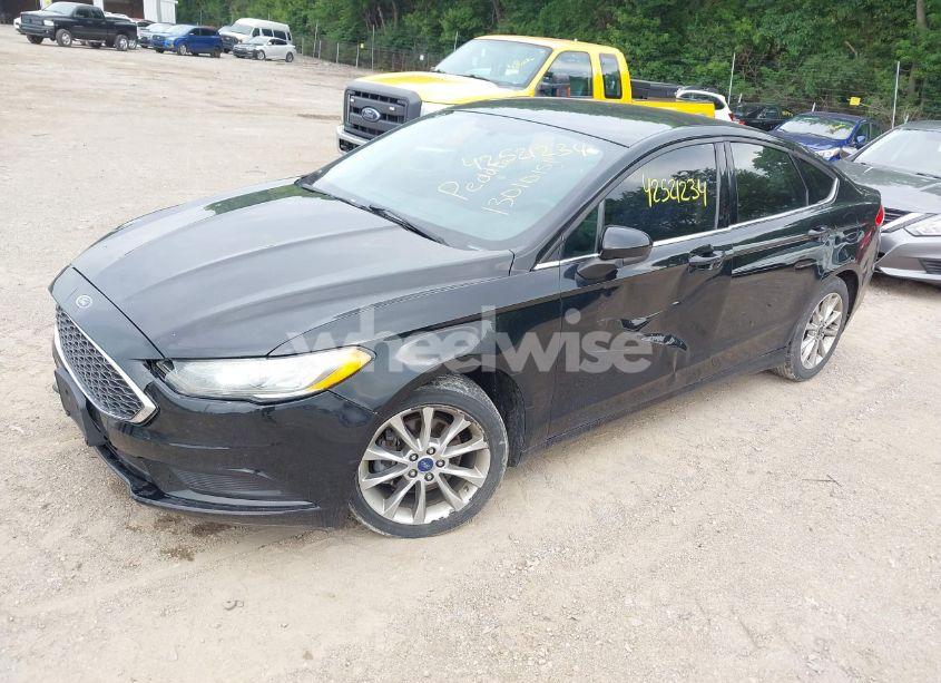 Photo 2 of 2017 Ford Fusion SE (VIN 3FA6P0H78HR200469)